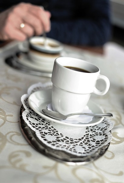 Kaffetasse auf einem Tisch. Foto: Pixabay