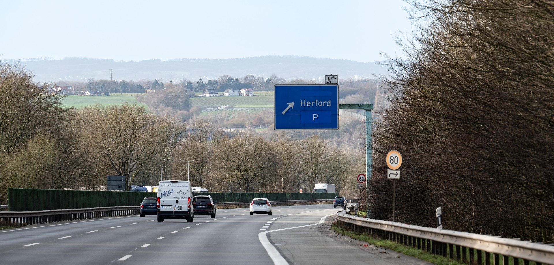 Autobahnschild der Rastanlage Herford