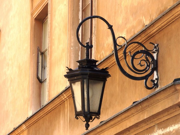 Das plattdeutsche Wort "Latüchte" bedeutet zwar Lampe, wird aber überwiegend scherzhaft verwendet.
Foto: Pixabay