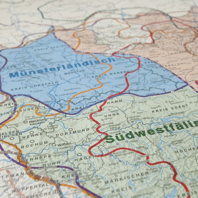 Landkartenausschnitt Westfalens unterteilt in seine Mundartregionen